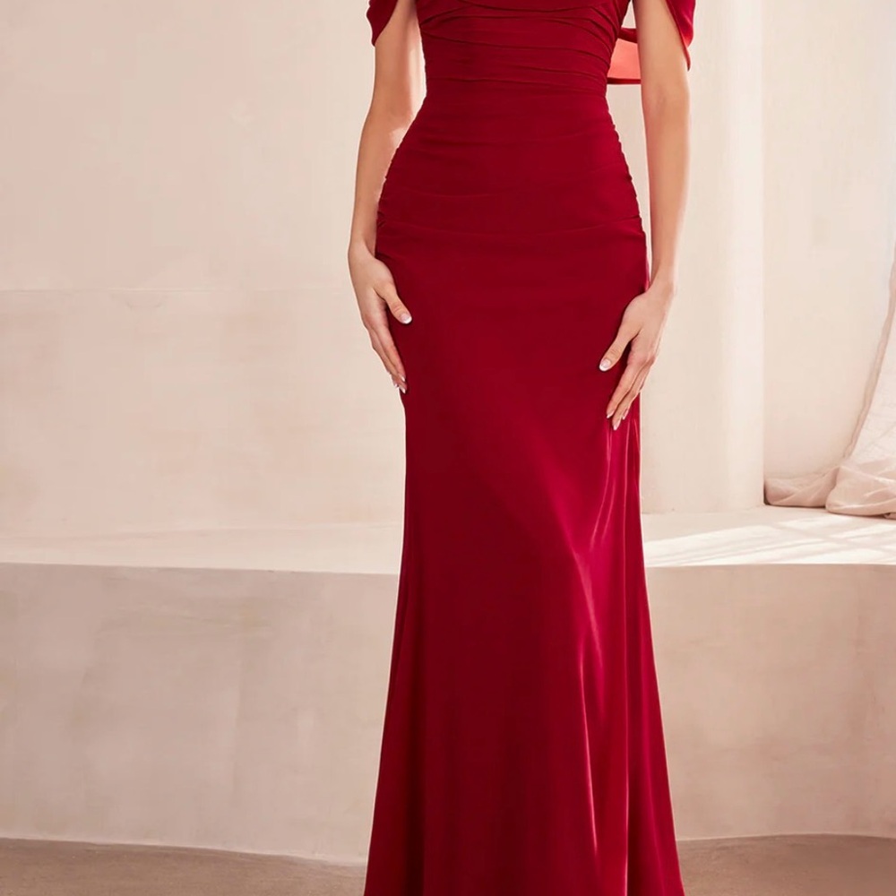 Amoris LA by Cinderella divine Red prom dress/NWT
